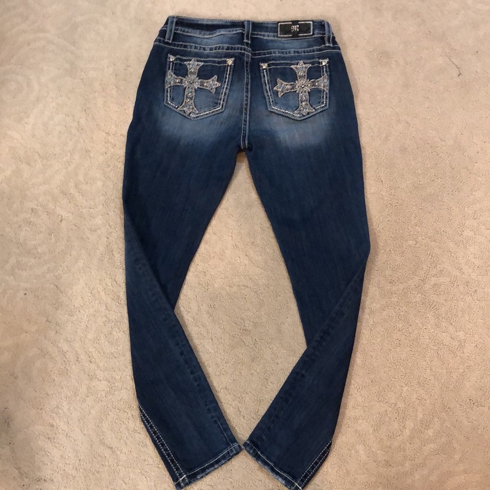 Miss Me Sz 28 mid-rise slim fit jeans w/turquoise & pearl embellishments. NWOT!